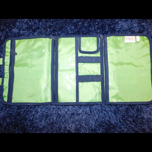 Makeup Organizer! - Picture 2 of 5